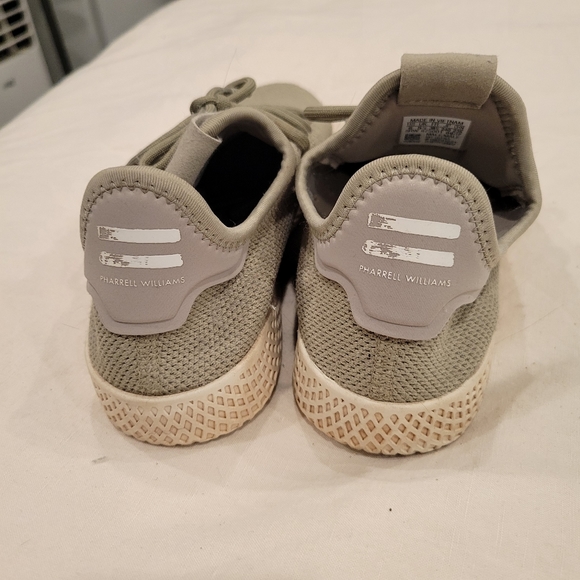 Pharrell Williams adidas - Picture 4 of 5